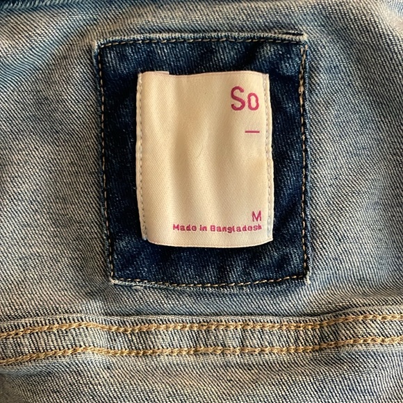 NWOT SO Lightly Distressed Denim Jacket - Blue - Picture 5 of 9